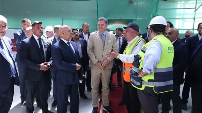 تعاون مصري فرنسي لتوطين صناعة النقل.. متابعة مستجدات الخط السادس للمترو ومجمع ألستوم ببرج العرب