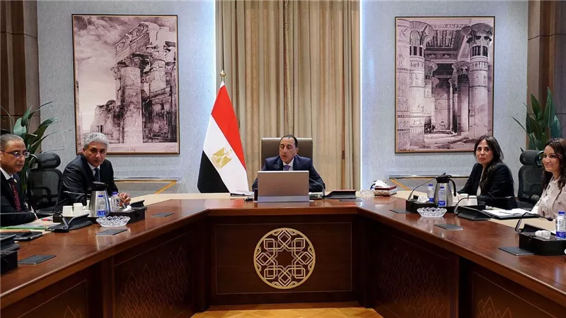 رئيس الوزراء يتابع مستجدات مشروع إعادة إحياء منطقة نزلة السمان