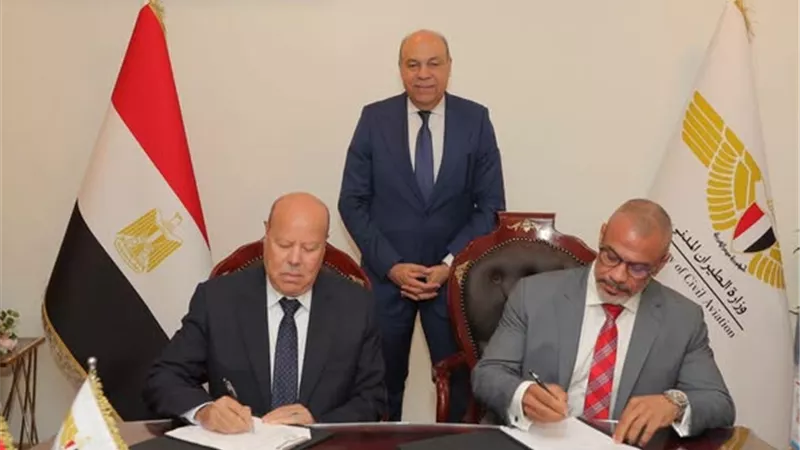 مصر للطيران تعزز شراكاتها الدولية بعقدين جديدين في الخدمات الأرضية