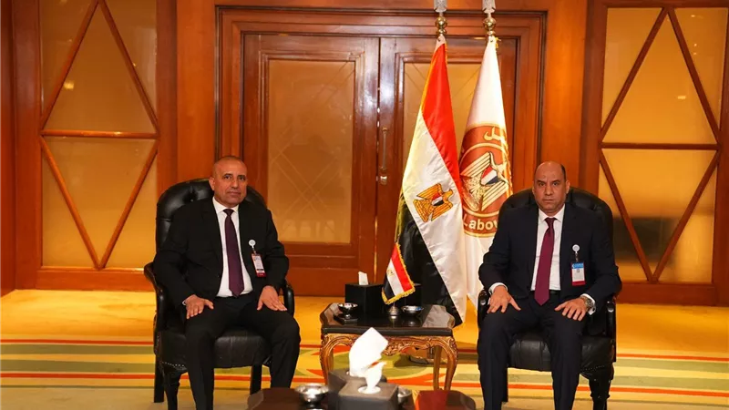 وزير العمل يبحث مع الوفد العراقي التعاون في التدريب المهني وتنقل العمالة