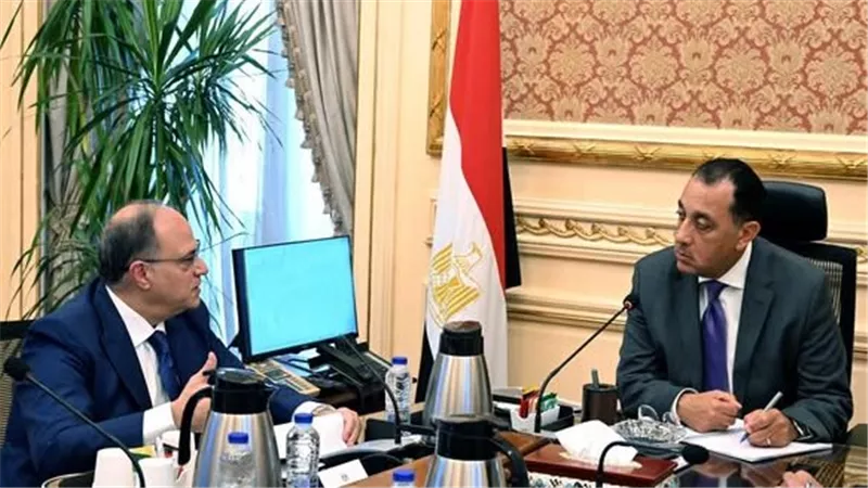 مدبولي: مصر تحافظ على مستوى النضج الثالث عالميًا في الأدوية واللقاحات