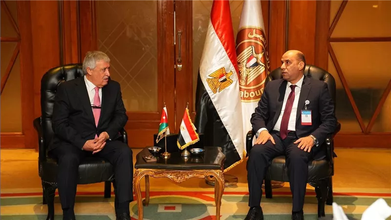 وزير العمل: حريصون على تنظيم انتقال العمالة المصرية وتعزيز التعاون مع الأردن