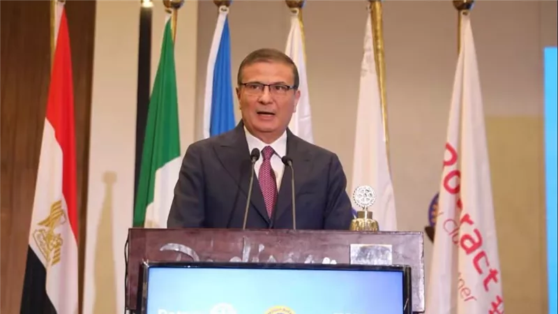 وزير الزراعة يكشف خطة الحكومة للنهوض بالقطاع الزراعي وتحقيق الأمن الغذائي