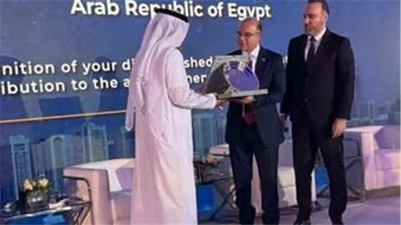 اتحاد أسواق المال العربية يكرم الدكتور محمد فريد لجهوده التطويرية المتميزة