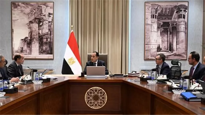 رئيس الوزراء يتابع القطاعات المستهدفة ببرنامج التحول الاقتصادي لتحقيق التنمية المستدامة