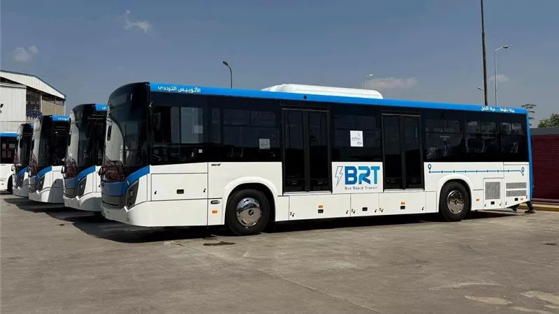 تسليم 20 أتوبيسًا كهربائيًا لوزارة النقل لدعم منظومة BRT على الطريق الدائري