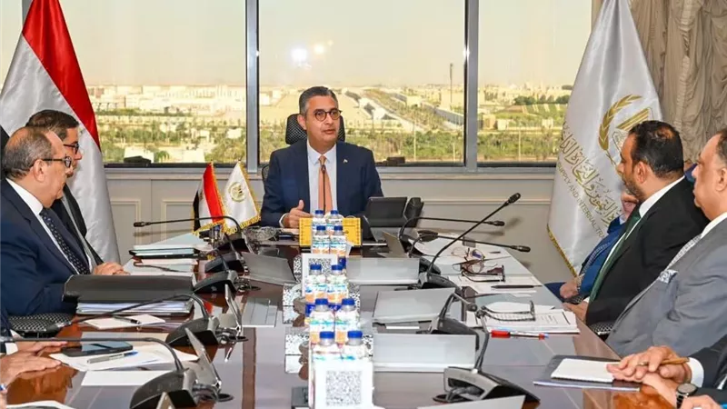 وزير التموين يوجه بتأمين إمدادات القمح.. تفاصيل خطة دعم الخبز الحر والفينو