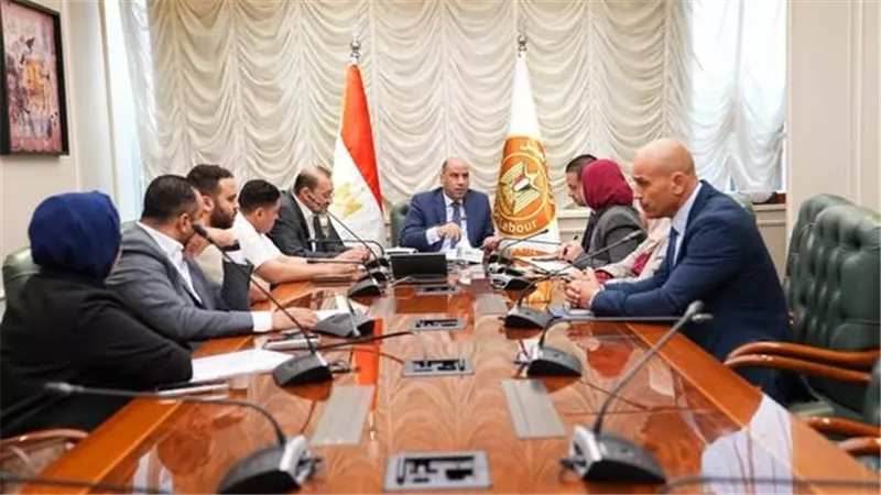 وزير العمل يلتقي نواب البرلمان: خدمة المواطن أولوية.. وسرعة التعامل مع الشكاوى