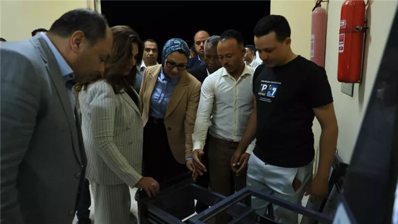 منال عوض تفتتح مجمع الصناعات الحرفية بالوادي الجديد.. 10 وحدات لدعم الإنتاج وفرص العمل