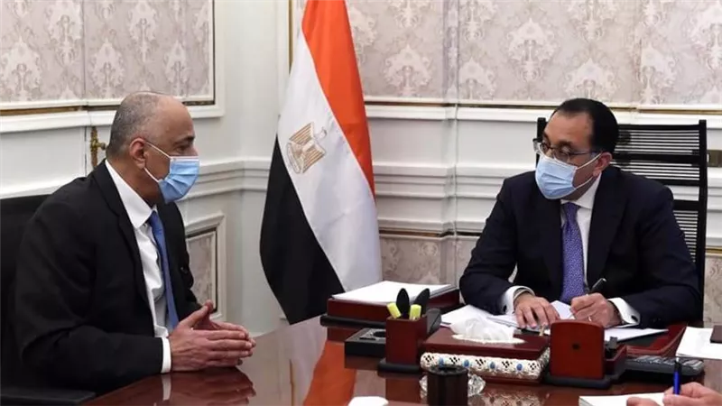 مدبولي يلتقي بمحافظ البنك المركزى لمتابعة الموقف فى ضوء المستجدات العالمية