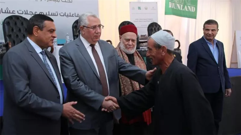 البنك الزراعي يسلم 200 رأس ماشية من السلالات عالية الإنتاجية للحوم والالبان للمربيين