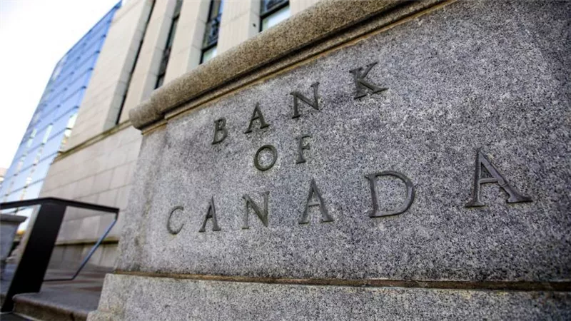 البنك المركزي الكندي يرفع سعر الفائدة الرئيسي إلى 0.50%