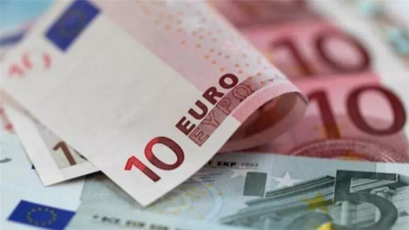 اليورو يتعافى من أدنى مستوى منذ مايو 2020.. ومخاوف الركود التضخمي