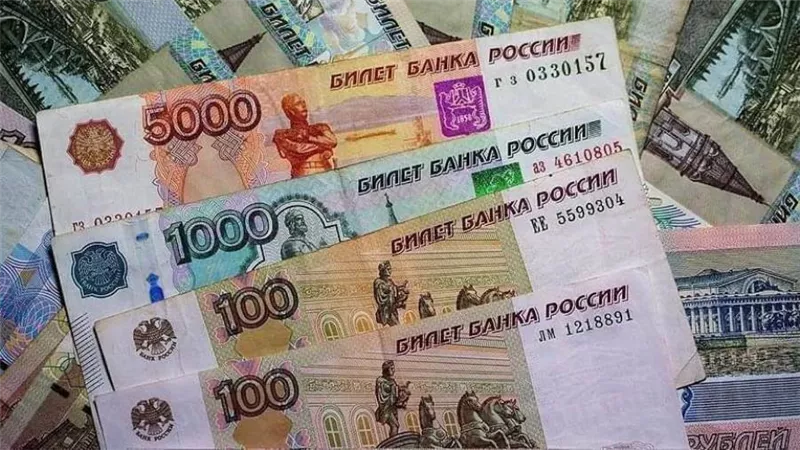 تراجع جديد لسعر الروبل الروسي أمام الجنيه واليورو