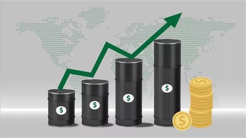 لأول مرة منذ يوليو 2008.. سعر برميل البترول يسجل 130 دولارا