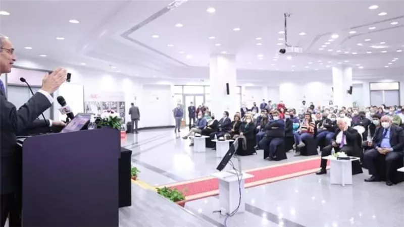 إطلاق أكثر من 125 خدمة حكومية على منصة مصر الرقمية