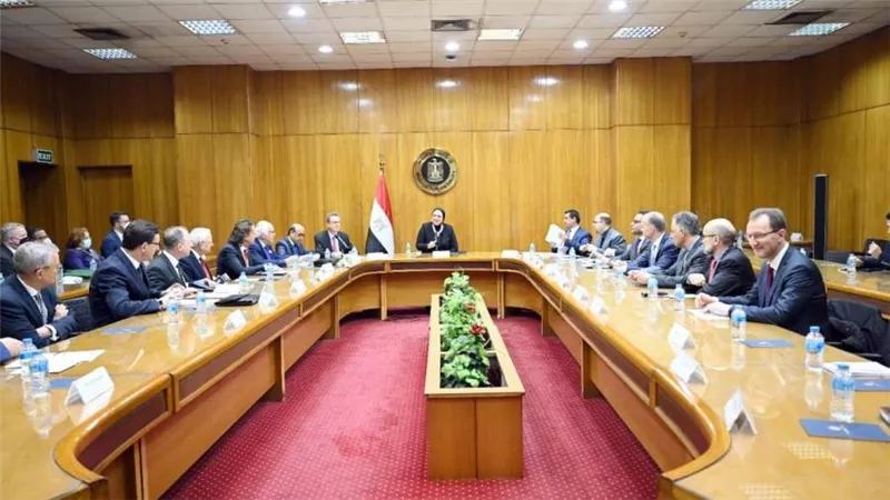 وزيرة التجارة تبحث مع وفد من كبريات الشركات الألمانية فرص التعاون الصناعي والاستثماري بين البلدين