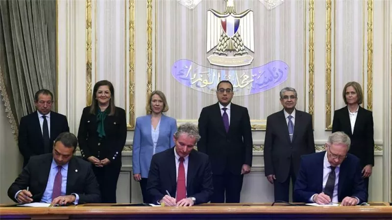 توقيع اتفاق إطاري للتعاون في مشروعات الطاقة المتجددة والهيدروجين الأخضر في عدد من الدول الأفريقية