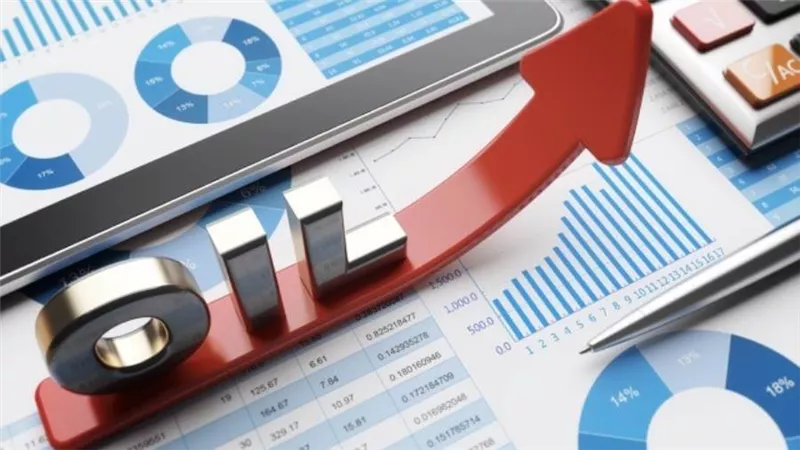 البترول يحافظ على مكاسبة القوية
