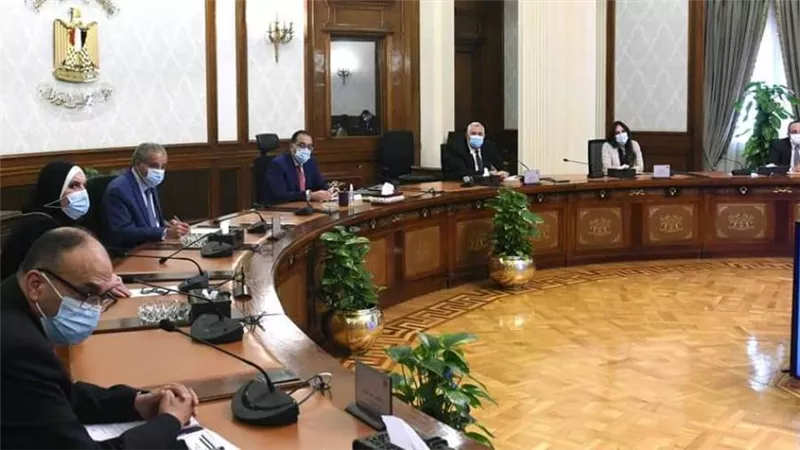 رئيس الوزراء يتابع جهود توفير السلع الاستراتيجية ومستلزمات الإنتاج