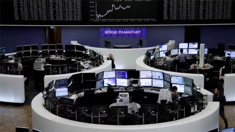 الأسهم الأوروبية تغلق تعاملات اليوم على أدني مستوى خلال شهر