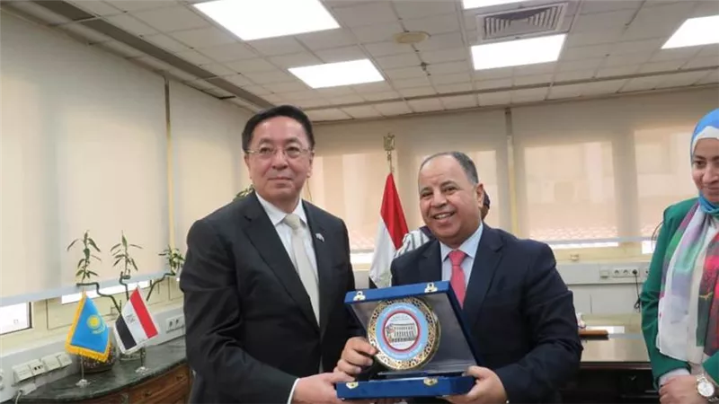 وزير المالية يؤكد ضرورة تعزيز العلاقات الاقتصادية وتشجيع الاستثمارات بين مصر وكازاخستان