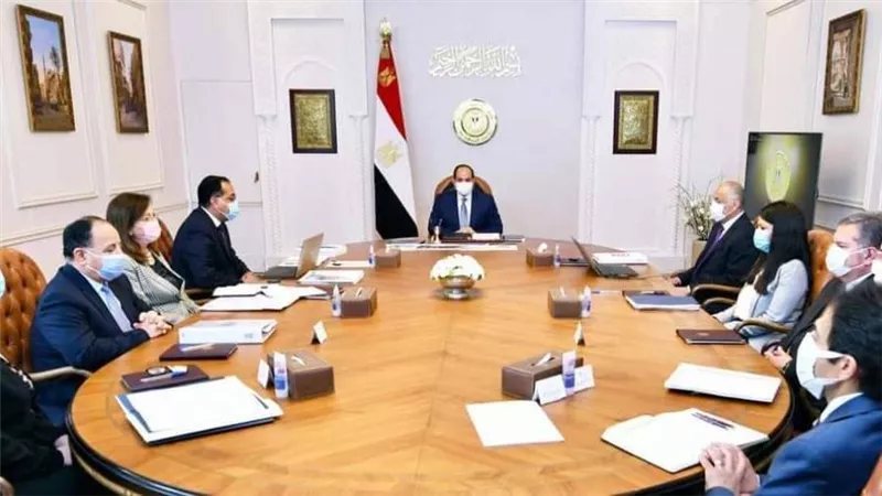 السيسي يوجه باستثناء مستلزمات الإنتاج والمواد الخام من إجراءات البنك المركزي بشأن الاستيراد