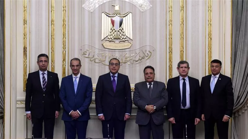 الحكومة توقع اتفاقا لتحصيل أقساط التأمين السنوية من خلال مكاتب البريد