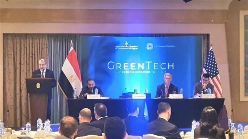 وزير الكهرباء يبحث مع وفد من رجال الأعمال الأمريكيين زيادة فرص الاستثمار في مصر