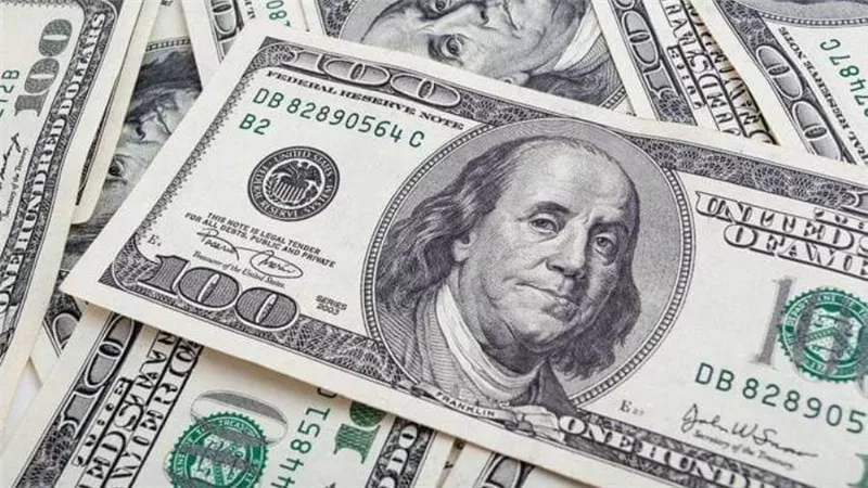 الدولار يعود للارتفاع بعد 3 أيام من الخسائر