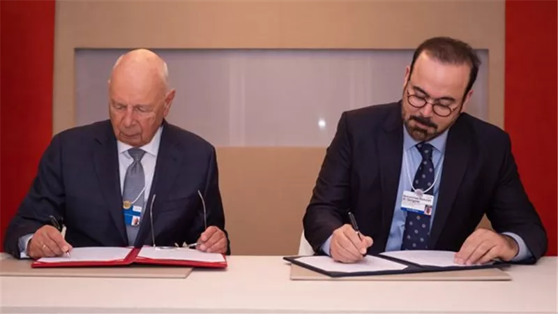 الإمارات توقع اتفاقية شراكة عالمية مستدامة مع المنتدى الاقتصادي العالمي