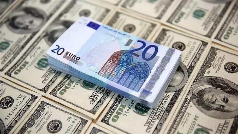 استقرار الدولار.. واليورو يقترب من أدنى مستوى له منذ 20 عاما