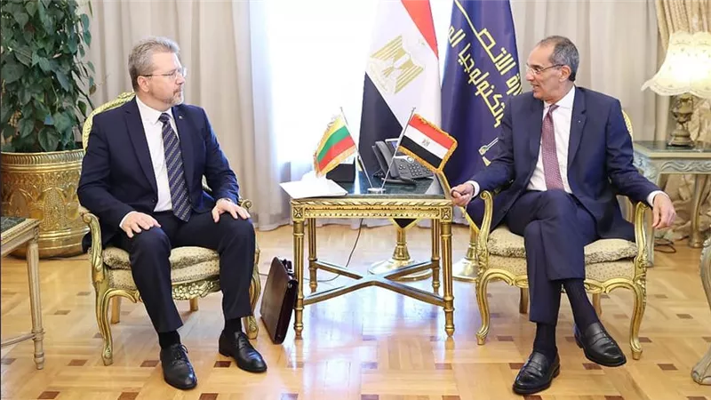 وزير الاتصالات يبحث مع سفير ليتوانيا تعزيز التعاون في التحول الرقمي والتكنولوجيا المالية