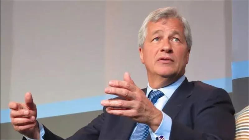رئيس JPMorgan يحذر من إعصار اقتصادي قادم