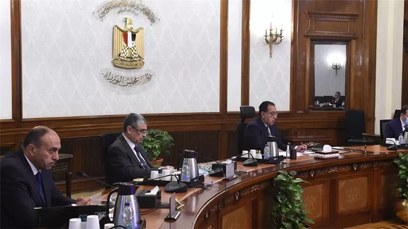 رئيس الوزراء يتابع الخطط الاستراتيجية لاستخراج خام الفوسفات وتعظيم الإنتاج