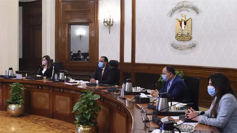 رئيس الوزراء يستعرض التصور المحدث للبرنامج المتكامل للطروحات الحكومية