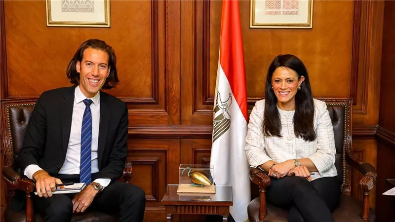المشاط: الدولة مهتمة بالتوسع في إنشاء وسائل النقل الجماعى الكهربائية الحديثة الصديقه للبيئة