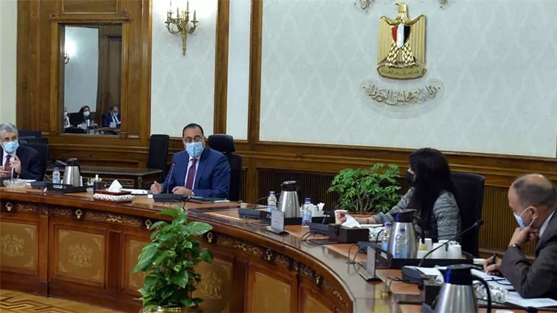 رئيس الوزراء يتابع الموقف التنفيذي لعدد من المشروعات القومية