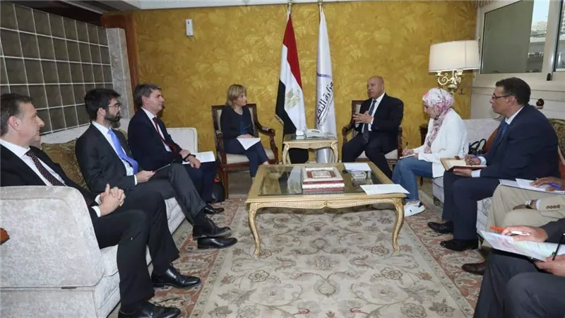 بنك الاستثمار الأوروبي: مصر تشهد نهضة كبيرة.. ونهتم بتعزيز التعاون بقطاع النقل المستدام