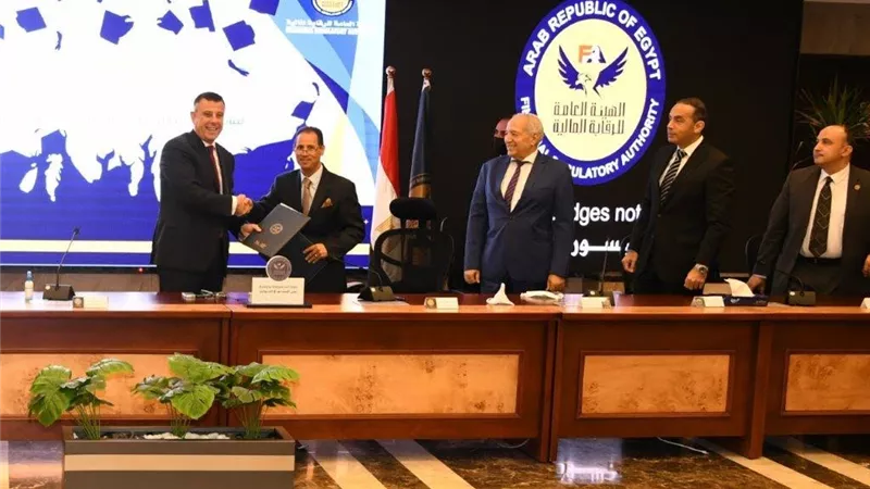 بروتوكول تعاون بين جامعة عين شمس والرقابة المالية لتأهيل الشباب لإدارة أموالهم