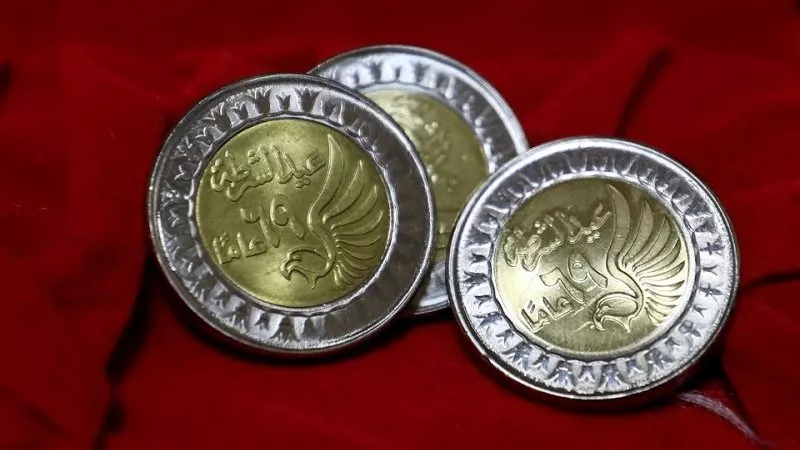 الجنيه يتراجع من جديد