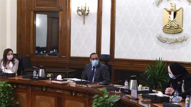 رئيس الوزراء يبحث فرص التعاون وزيادة الاستثمارات المشتركة المصرية - القطرية