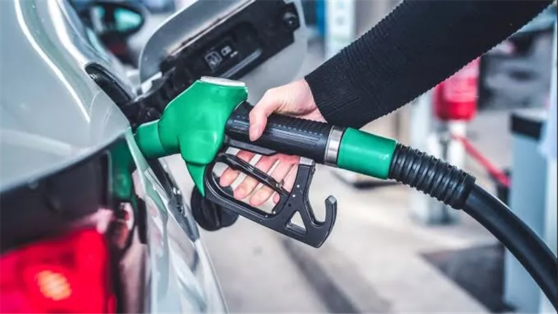 وزير البترول: لا نية لتحريك أسعار المنتجات البترولية خلال 6 شهور.. و10 مليارات جنيه دعم الوقود شهريا