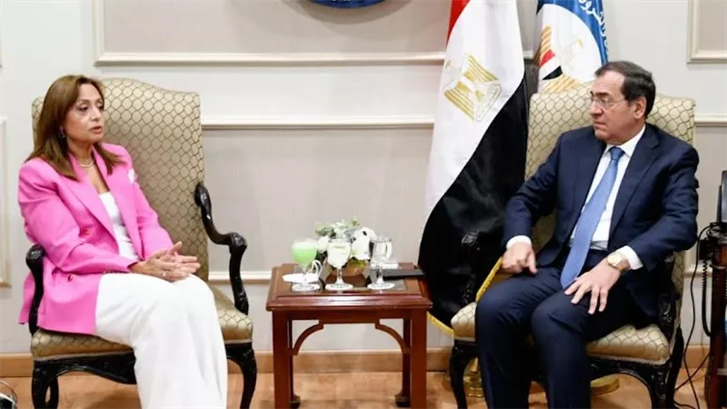 الملا: استمرار التنسيق والتعاون المشترك مع الاتحاد الأفريقي في ملف الطاقة