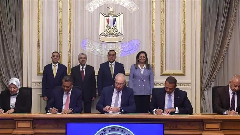 توقيع على مذكرة تفاهم لإنشاء مصنع لإنتاج الهيدروجين الأخضر باستثمارات 8 مليارات دولار