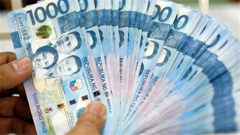 البيزو الفلبيني يسجل أدنى مستوى في 18 عامًا