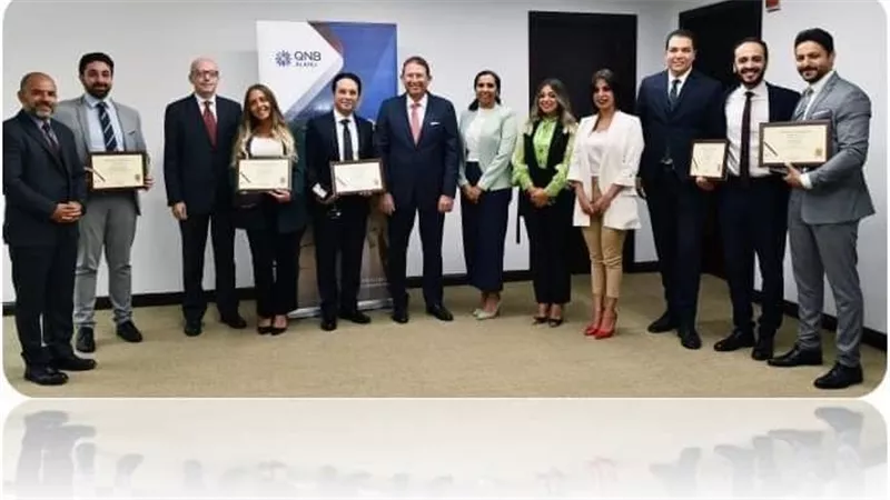 الرئيس التنفيذي لبنك QNB الأهلي يكرّم الموظفين المتميزين بقطاعات البنك المختلفة