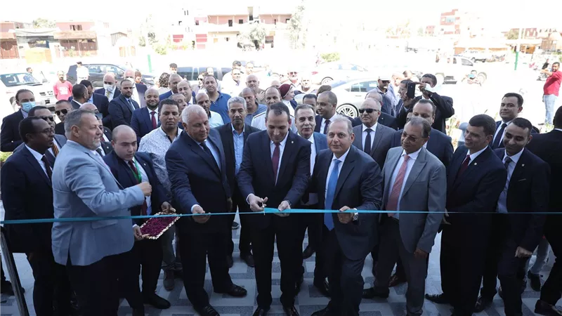 البنك الأهلي المصري يفتتح أحدث فروعه بمدينة الفرافرة| صور 