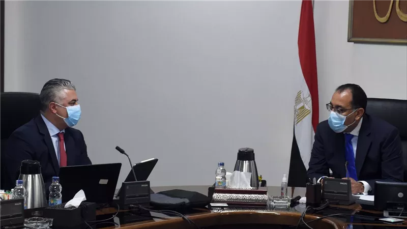 مدبولي: نحرص على دفع المشروعات بالمنطقة الاقتصادية لقناة السويس