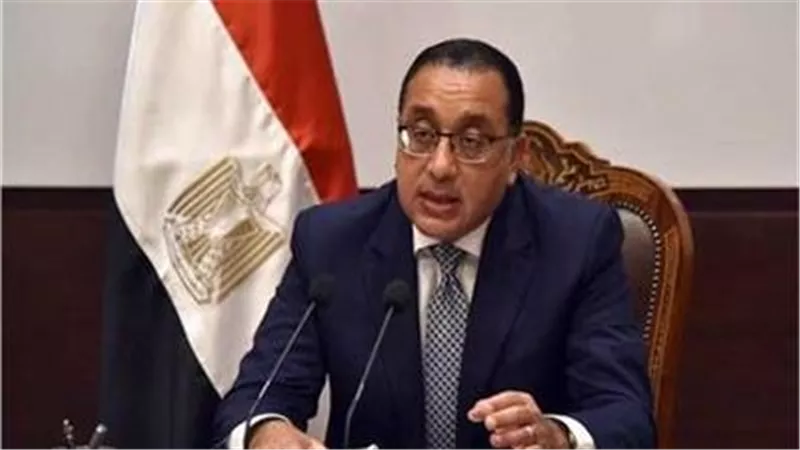 رئيس الوزراء يعود إلى القاهرة بعد مشاركته في قمة 